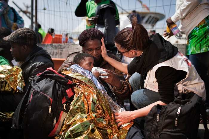 refugiados, lampedusa, criança